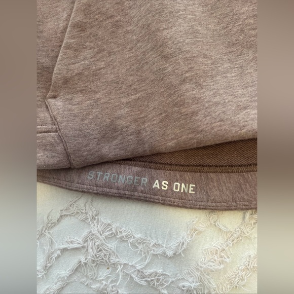 LULULEMON X BARRY'S HEATHERED RED DUST STRONGER AS ONE CROPPED HOODIE - Picture 12 of 12